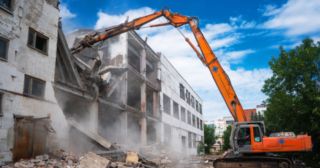 Промышленный демонтаж зданий Вятские Поляны, цена от 2895 руб.